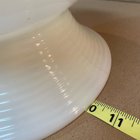 Vintage Antique Milk Glass Gillinder Light / Lamp Shade / Globe / Ribbed /Flared - Picture 6 of 9